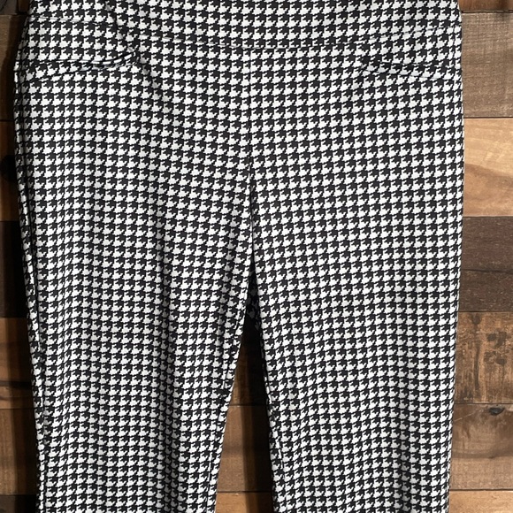 New York & Company Pants - New York & Company Monochrome Houndstooth Straight Leg Pants